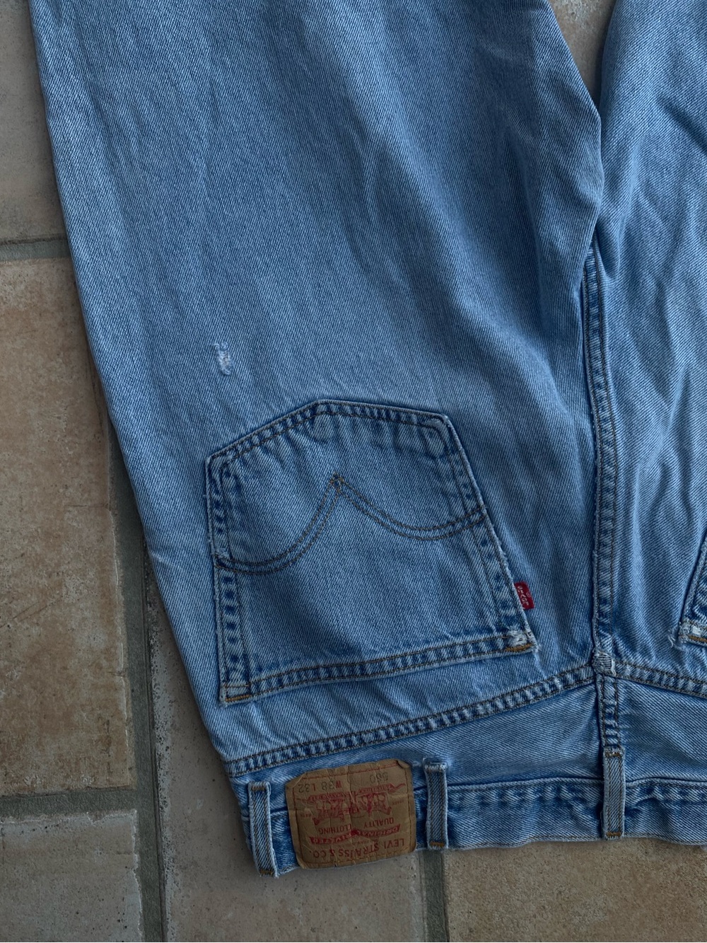 Levi's 560 Relaxed Comfort Fit Light Blue Denim Jeans - W38 L32